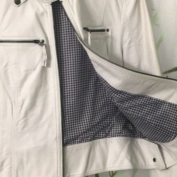NWOT Black Rivit White Leather Look Jacket. Large. 100% Polyurethane, lined. - Picture 4 of 9